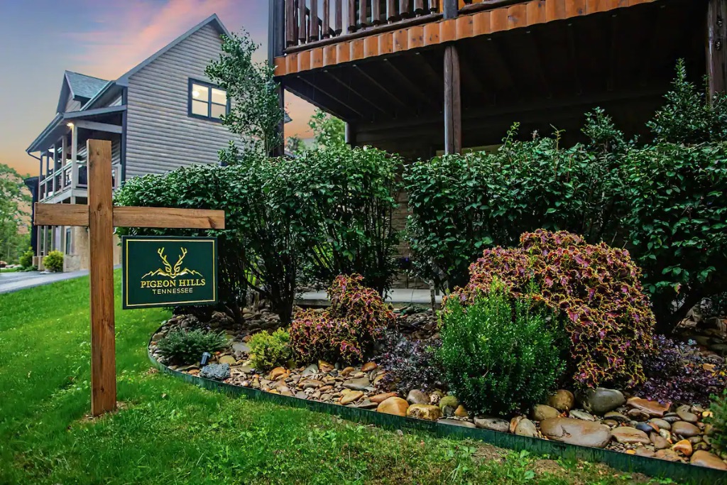 Pigeon Hills — Modern Mountain Retreat Near Dollywood
