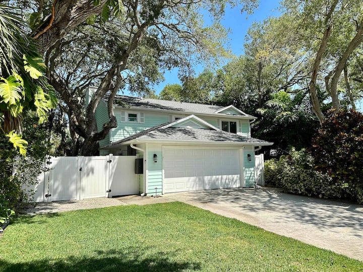 Vero Oaks, a Travel DRD family vacation home in Vero Beach, Florida